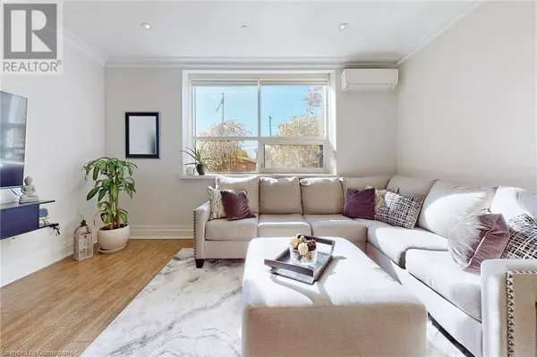 Dundas, ON L9H1W9,397 KING ST West #108