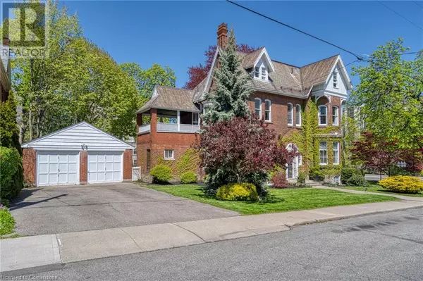 Hamilton, ON L8P3G4,272 PARK Street S
