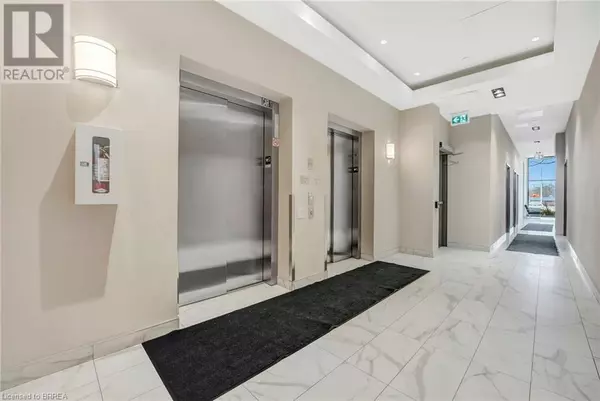 Brantford, ON N3S0K5,7 ERIE AVE #703