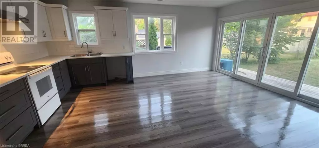 Brantford, ON N3T1J2,24 BALFOUR ST #Main