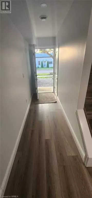 Brantford, ON N3T1J2,24 BALFOUR ST #Main