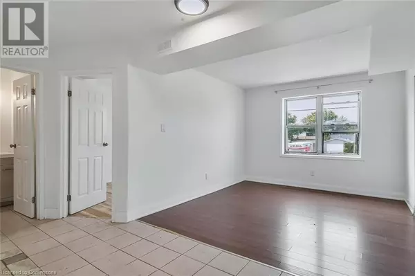 Hamilton, ON L8L3B8,897 BARTON Street E
