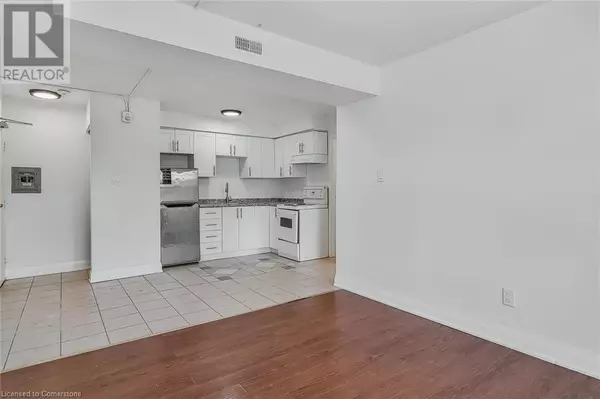 Hamilton, ON L8L3B8,897 BARTON Street E