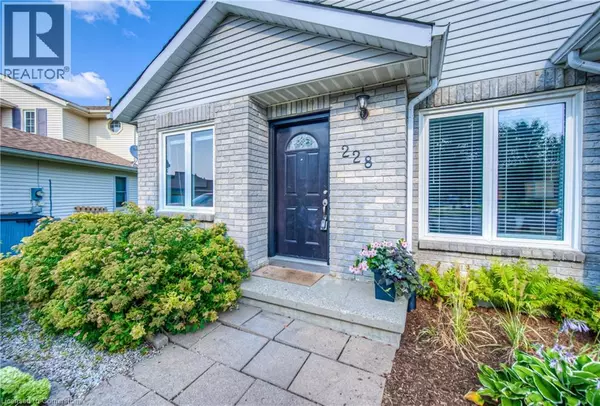 Waterloo, ON N2T1T7,228 HALDANE Court