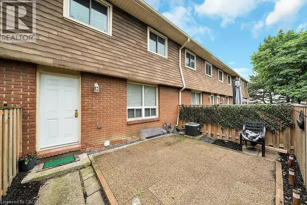1015 UPPER GAGE AVE #4, Hamilton, ON L8V4L2