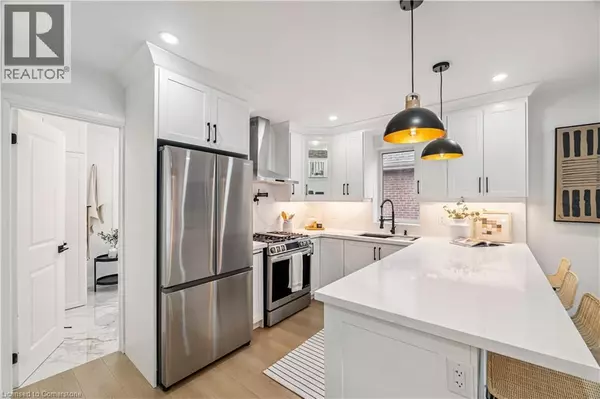 Hamilton, ON L8K3M7,220 HOLMESDALE Avenue S
