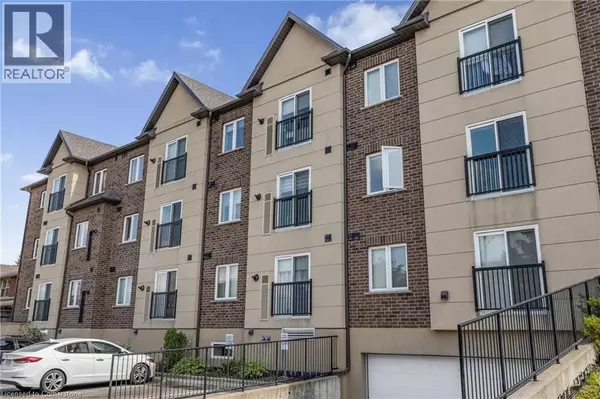 886 GOLF LINKS RD #302, Ancaster, ON L9K1J8
