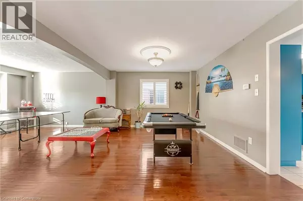 Brantford, ON N3T6S5,17 WEBB Avenue
