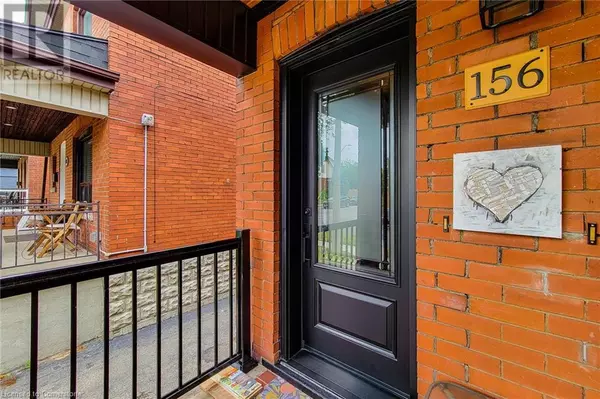 Hamilton, ON L8K2J8,156 PARK Row S
