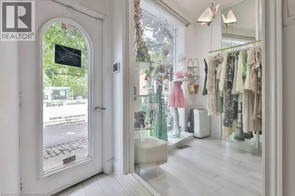 Toronto, ON M5R1H8,129 DAVENPORT Road