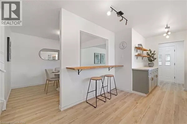 Kitchener, ON N2E2S2,5 UXBRIDGE Crescent