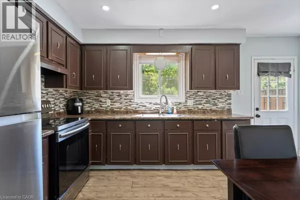 Hamilton, ON L8H4M9,30 ROBINS Avenue