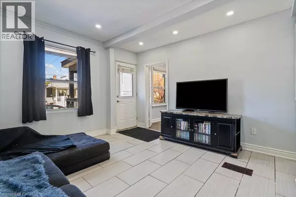 Hamilton, ON L8H4M9,30 ROBINS Avenue