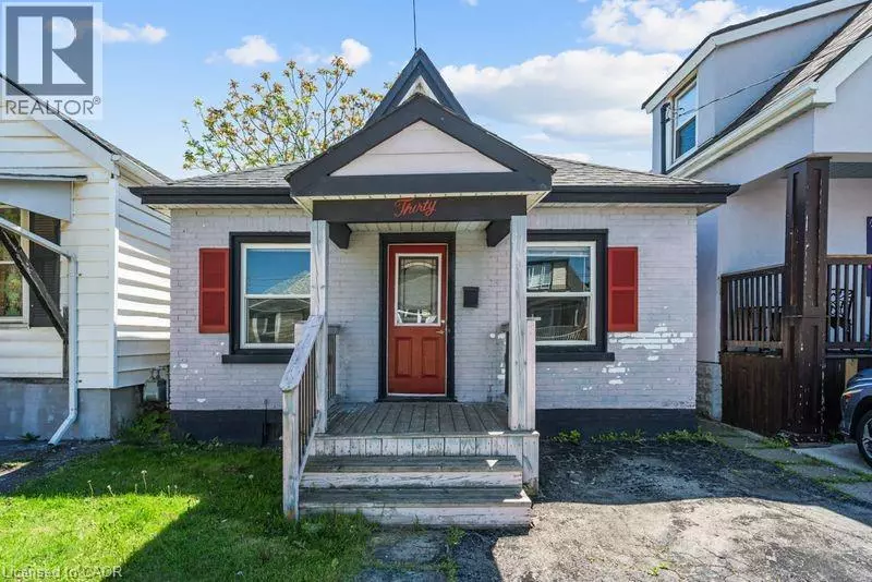 Hamilton, ON L8H4M9,30 ROBINS Avenue