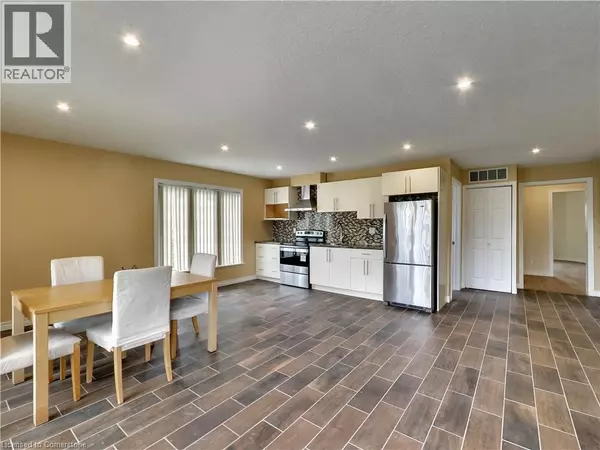 759 RYMAL RD East #A, Hamilton, ON L8W1B6