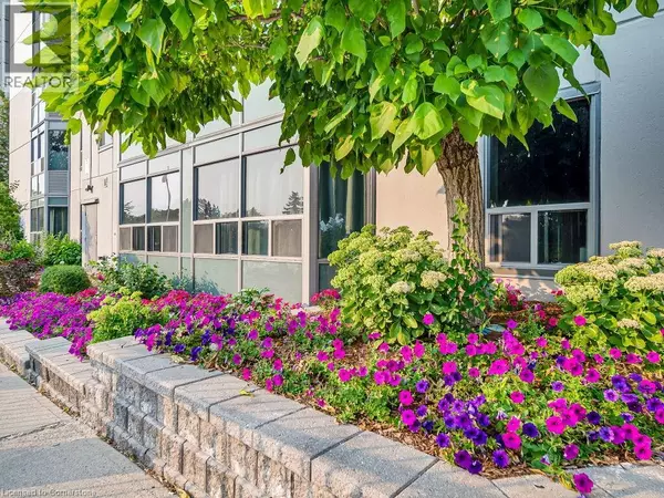 Kitchener, ON N2P1Z6,55 GREEN VALLEY DR #814