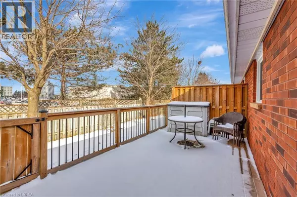 Brantford, ON N3R7Y7,570 WEST ST #23