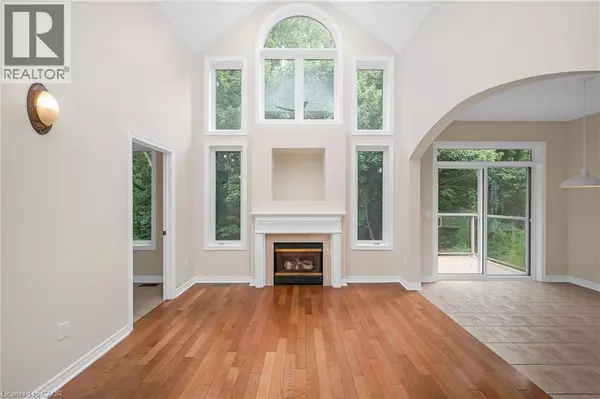 40 WESLEYAN CT #45, Hamilton, ON L9G5C7