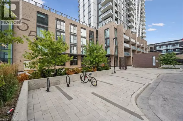 Kitchener, ON N2H0C9,55 DUKE ST #323