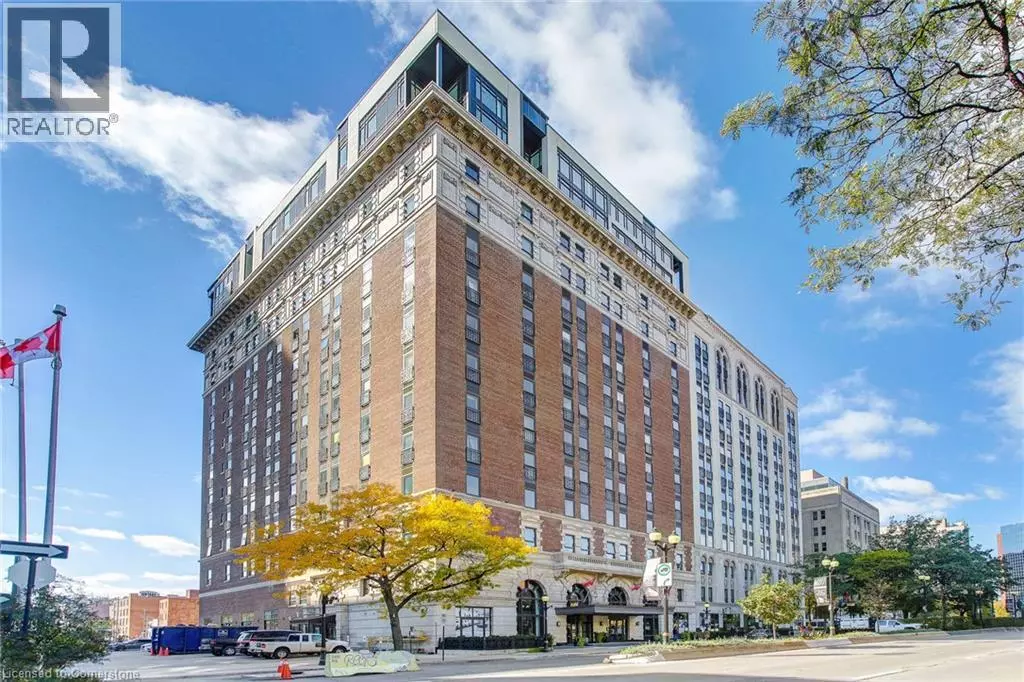 Hamilton, ON L8N1A8,112 KING ST East #PH6