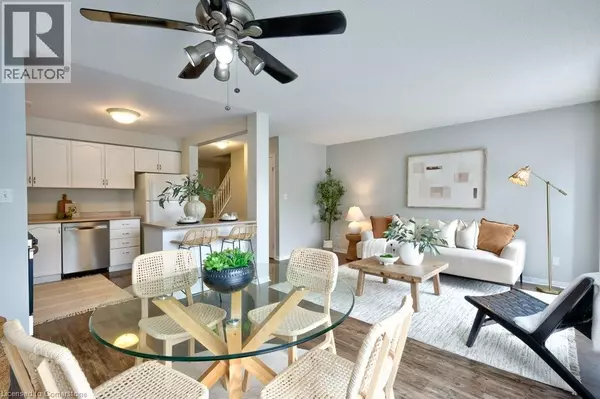Kitchener, ON N2N3P1,84 WESTMEADOW DR #2