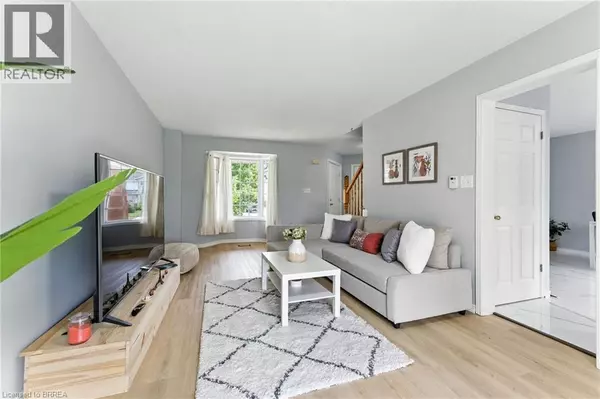 Caledonia, ON N3W2K5,220 KINROSS Street