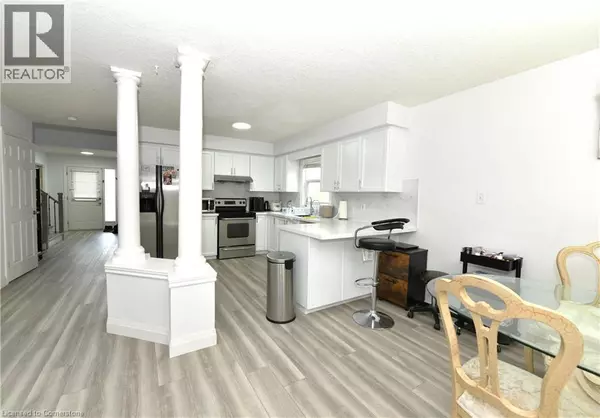 Kitchener, ON N2E4B4,260 BRIDLEWREATH Street