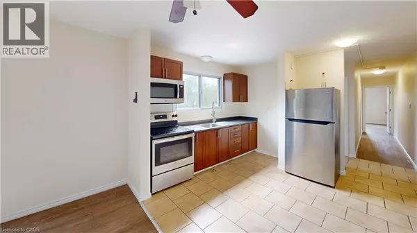 Kitchener, ON N2H4V9,416 LANCASTER Street W