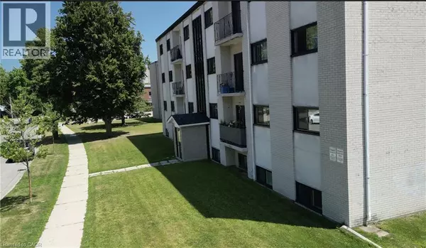 21 BALFOUR Crescent, Waterloo, ON N2C1Z6