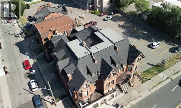 Hamilton, ON L8P3A8,14 FOREST AVENUE Street S
