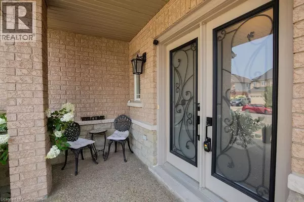 Hamilton, ON L9B2Y9,15 MEADOWBANK Drive