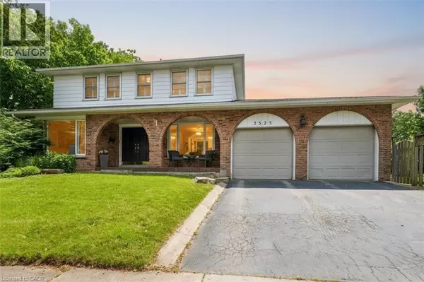 Oakville, ON L6L5E8,2525 WOBURN Crescent