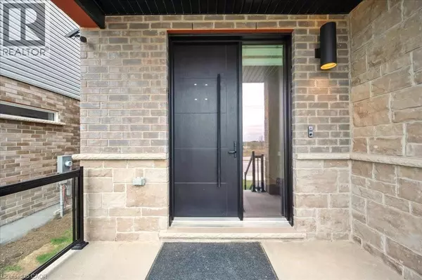 Kitchener, ON N2P0K7,166 SHADED CREEK Drive