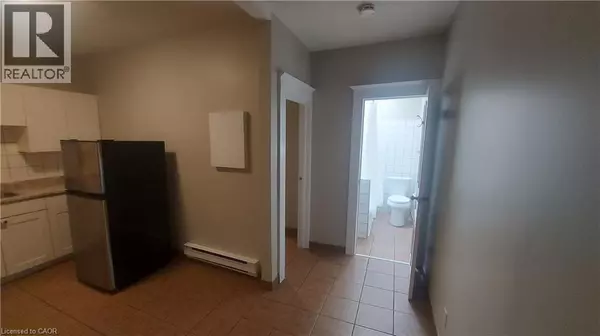 Kitchener, ON N2G2K8,181 KING ST East #1