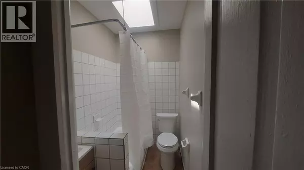 Kitchener, ON N2G2K8,181 KING ST East #1