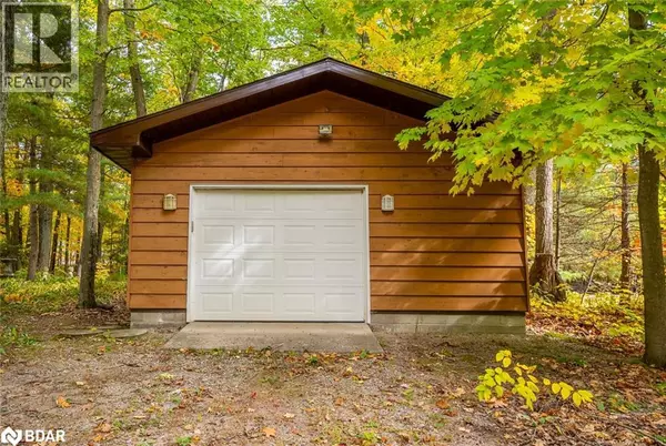 Tiny, ON L9M0H3,11 BOURGEOIS Court