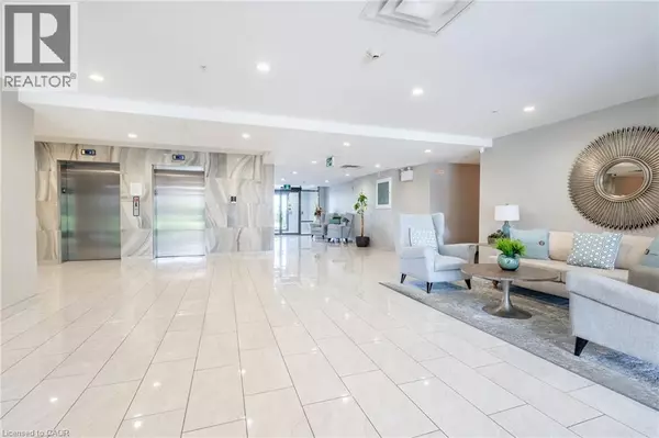 Stoney Creek, ON L8E0J2,35 SOUTHSHORE CRES #313