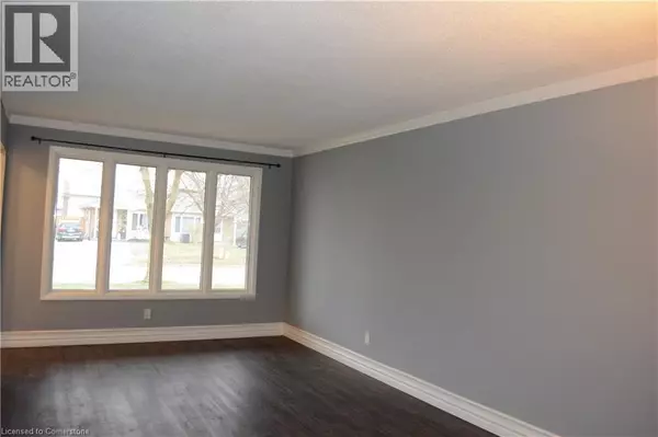 Waterloo, ON N2K2X9,489 KINGSCOURT DR #B