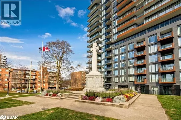 Mississauga, ON L5G1L7,21 PARK ST East #315