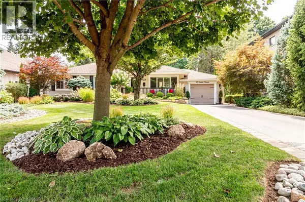 Ancaster, ON L9G2J5,66 GARDEN Avenue