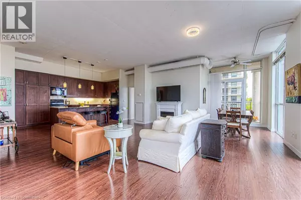 Waterloo, ON N2J1R1,191 KING ST South #713