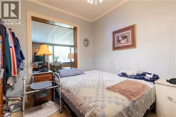 Kitchener, ON N2M2B1,154 TALBOT Street