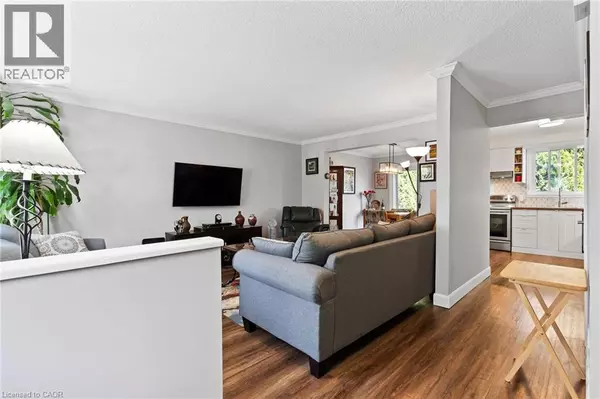 Niagara Falls, ON L2H2A3,8117 LYNHURST Drive