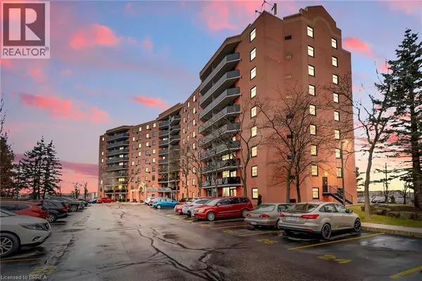 Brantford, ON N3P1Z5,9 BONHEUR CT #902