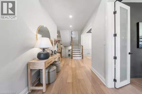 Ancaster, ON L9G1H4,89 LLOYMINN Avenue