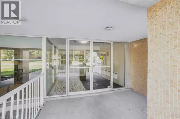 Hamilton, ON L8K4C9,8 WOODMAN DR South #808