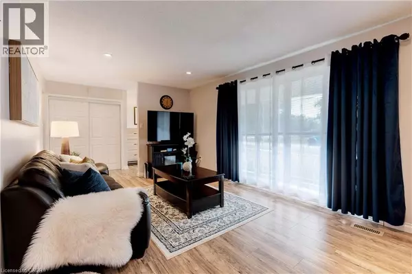 Stoney Creek, ON L8E3S7,26 MADOC Street