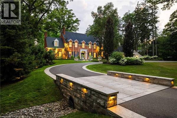 140 CHARTWELL Road, Oakville, ON L6J3Z6