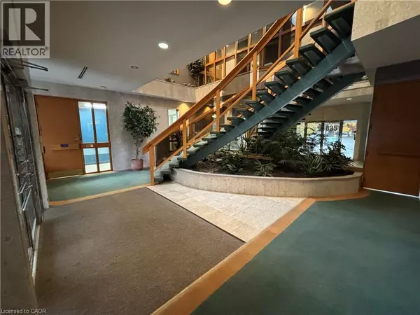 Burlington, ON L7N3P3,835 HARRINGTON CT #101-C