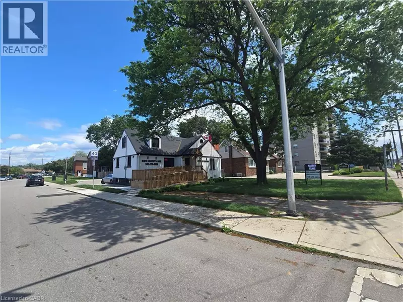 531 QUEENSTON RD #2, Hamilton, ON L8K1J7